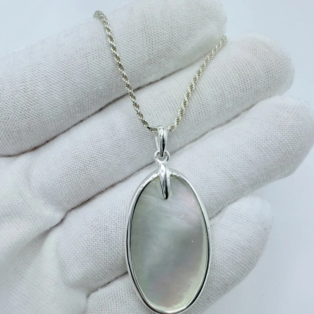 .925 Sterling Silver Oval Mother of Pearl Pendant Necklace - Picture 5 of 16